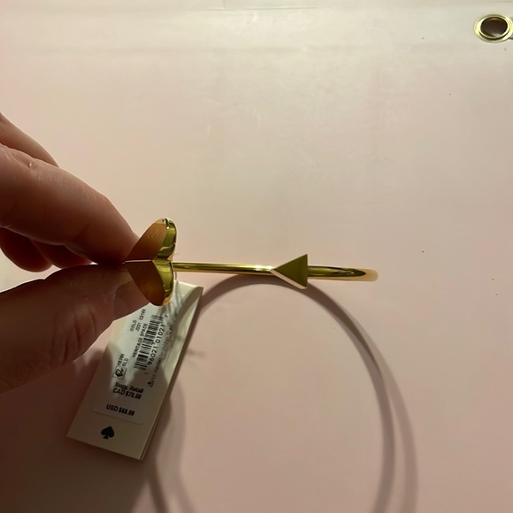Kate Spade gold heart and arrow cuff bangle bracelet - Picture 3 of 9